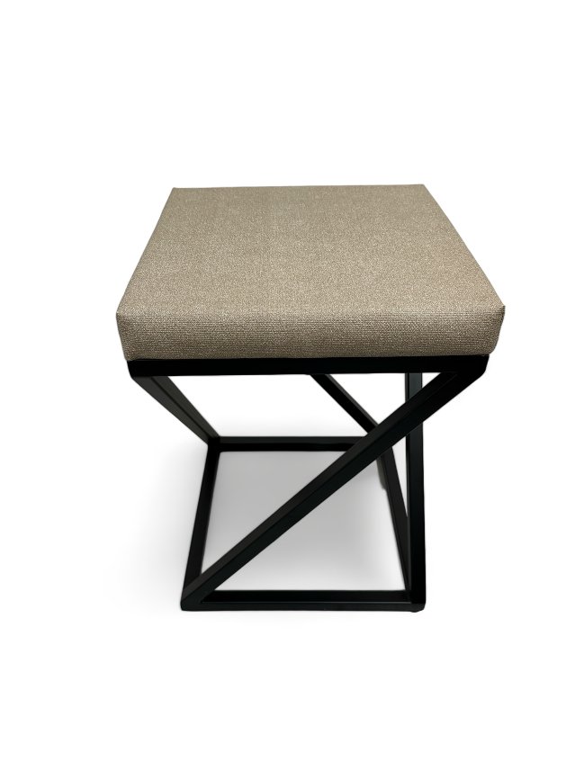 Banquinho Industrial Zênite Estofado - Preto e Bege - 47cm (Cozinha Bar Bistro)