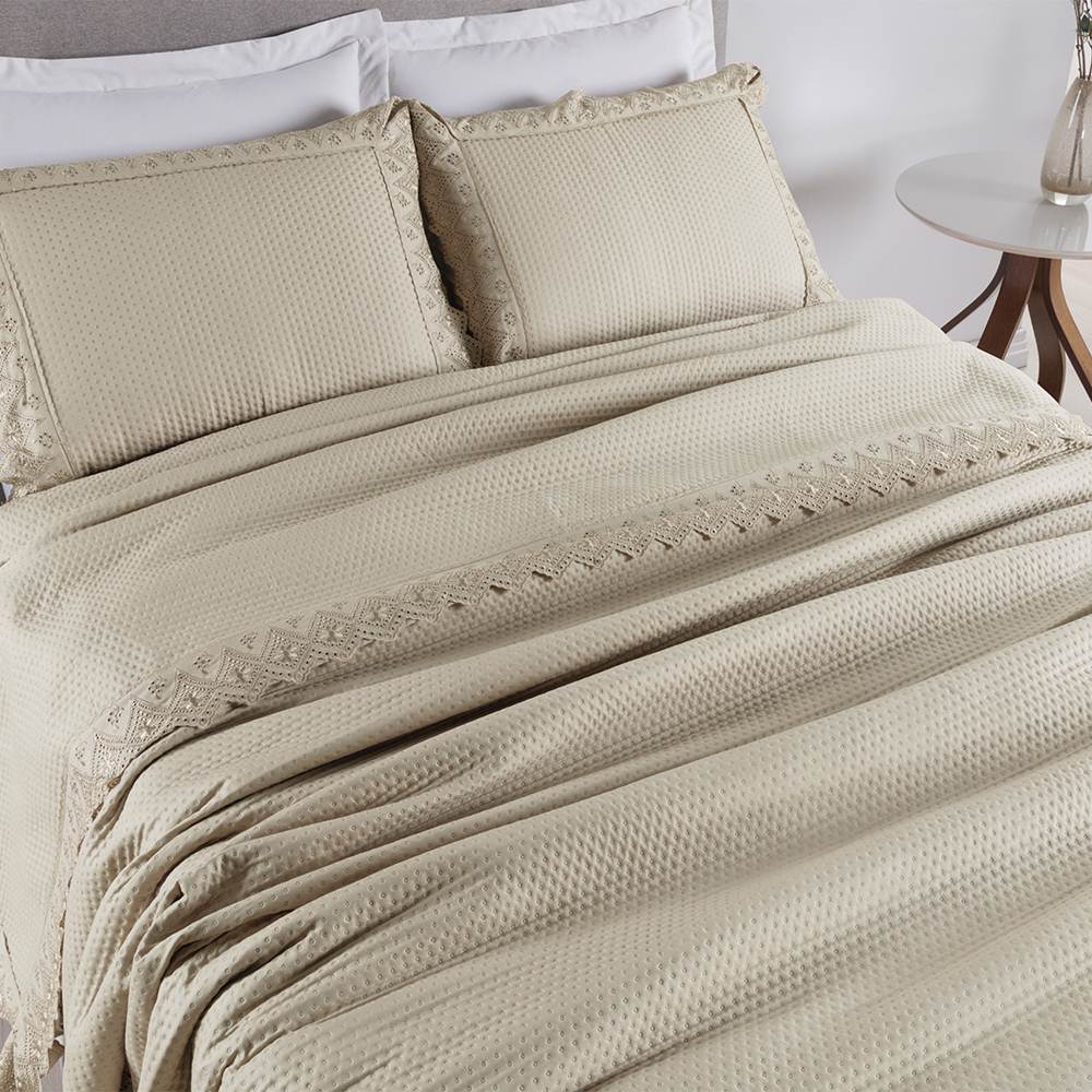 Colcha Queen Home Madrid com Bordado Inglês Micropercal 300 Fios 3 Peças - Avela