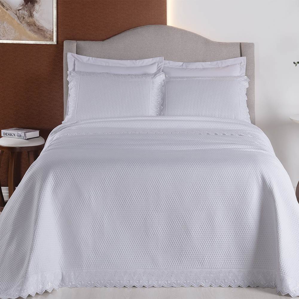Colcha Queen Home Madrid com Bordado Inglês Micropercal 300 Fios 3 Peças - Branco