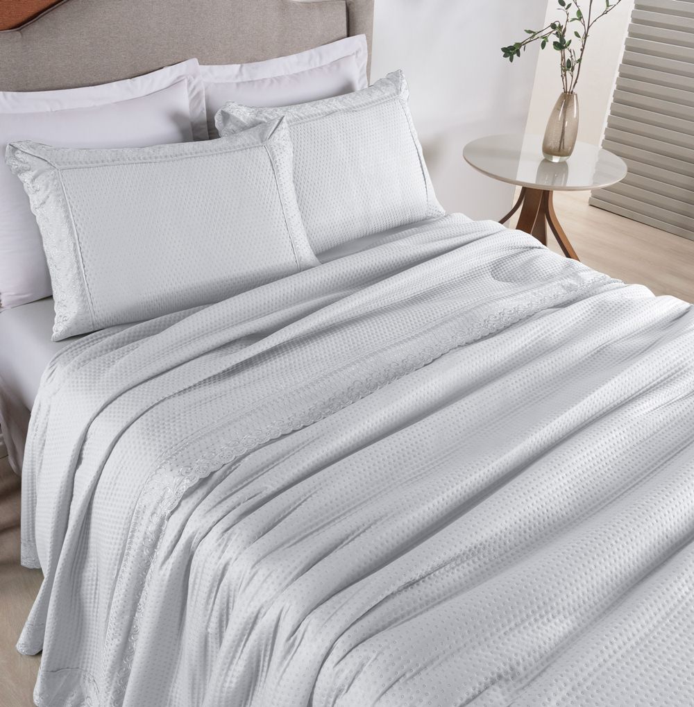 Colcha Queen Home Paris com Bordado Inglês Micropercal 300 Fios Toque de Algodão 3 Peças - Branco