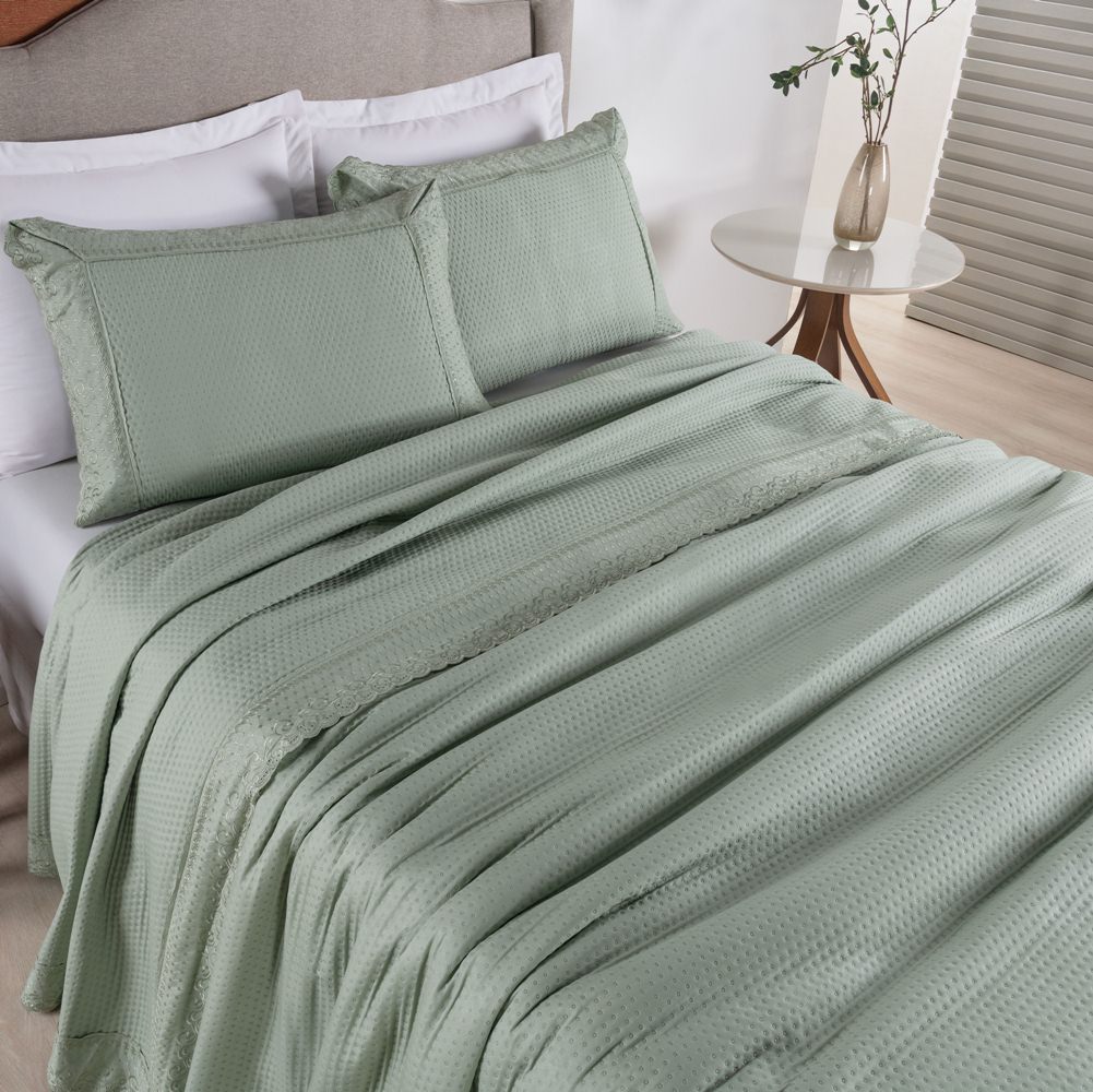 Colcha Queen Home Paris com Bordado Inglês Micropercal 300 Fios Toque de Algodão 3 Peças - Verde
