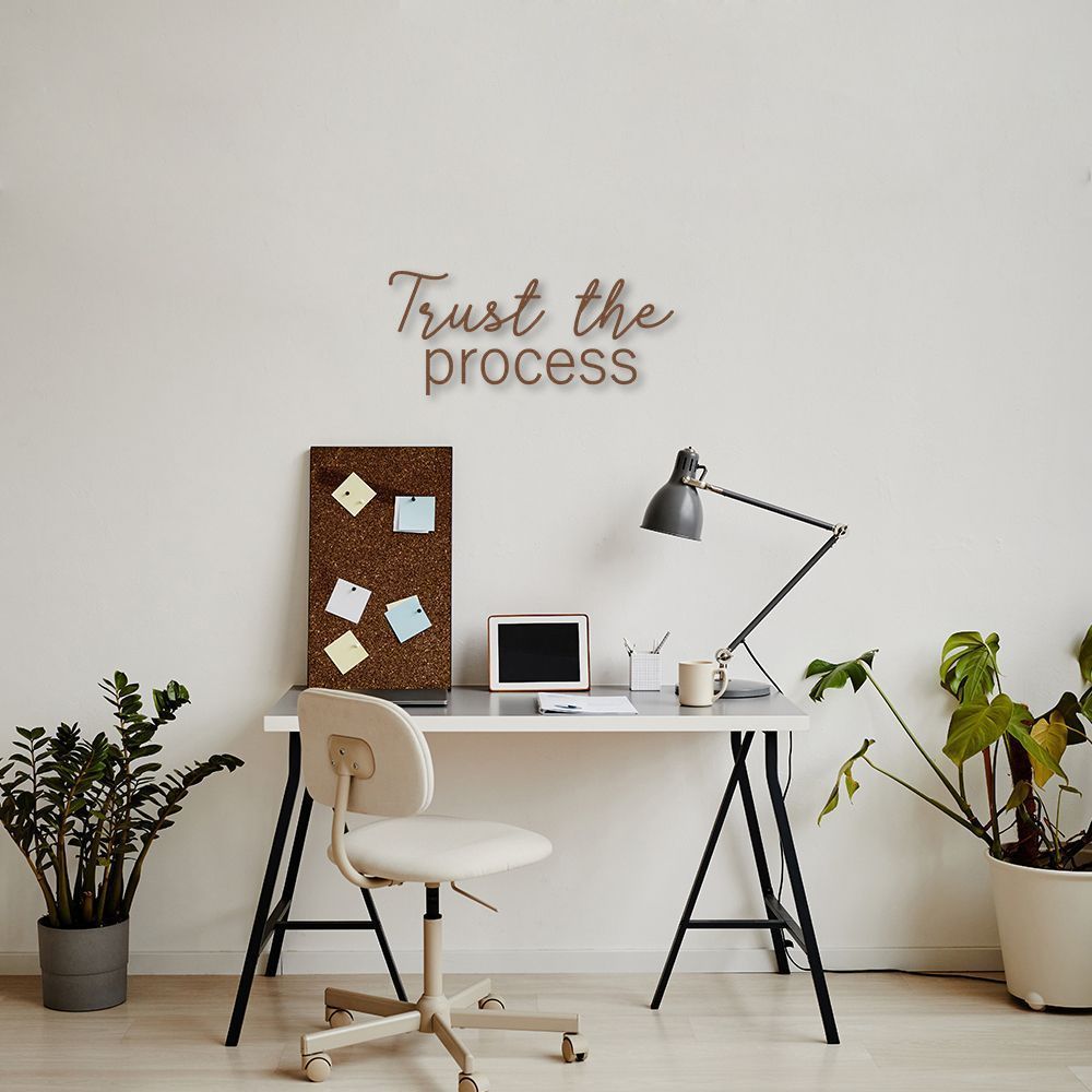 Frase de Parede em Relevo Trust the Process 100x43 Marrom