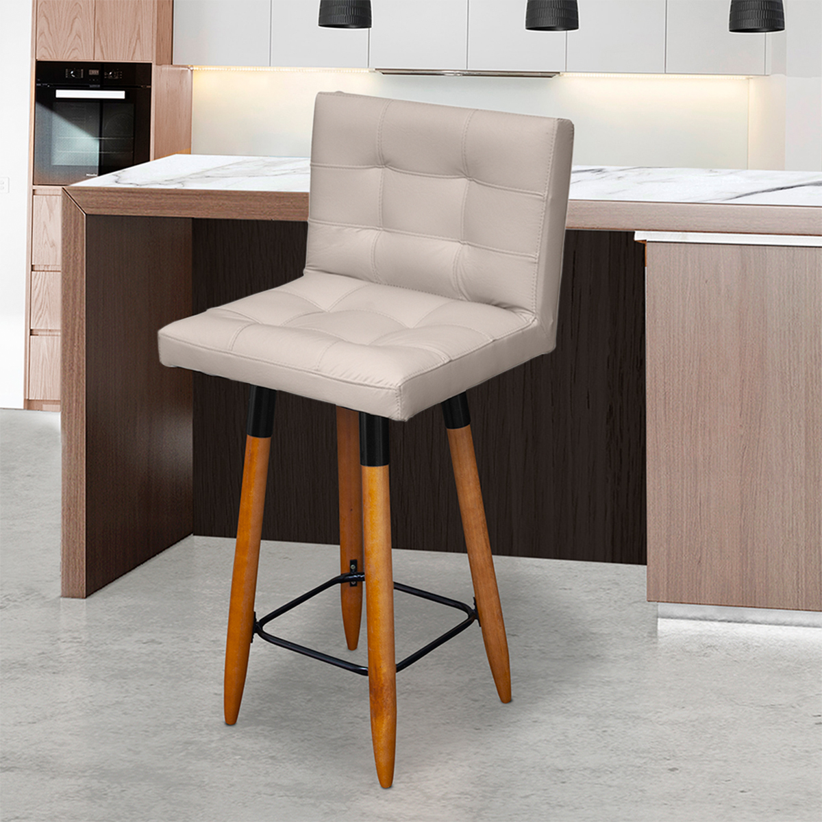 Banqueta Grace Alta Para Areá Gourmet E Balcão Cozinha Corino Bege Pé Castanho - Clique E Decore