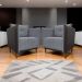 Kit 02 Poltronas Decorativas Aviv Para Sala Luxo Confortável Reforçadas Corino Marrom e Linho Cinza