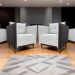 Kit 02 Poltronas Decorativas Aviv Para Sala Luxo Confortável Reforçadas Elegantes Corino Marrom e Linho Bege
