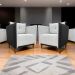Kit 02 Poltronas Decorativas Aviv Para Sala Luxo Confortável Reforçadas Elegantes Corino Preto e Linho Bege