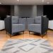 Kit 02 Poltronas Decorativas Aviv Para Sala Luxo Confortável Reforçadas Elegantes Corino Preto e Linho Cinza