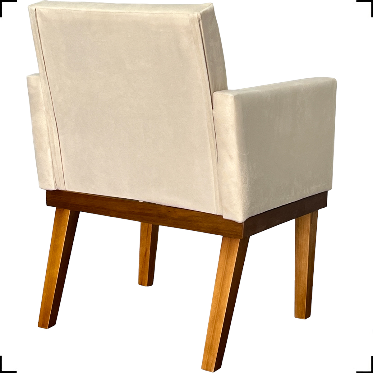 Kit 2 Poltronas Decorativas Divine Base Reforçada De Madeira Suede Bege - Clique E Decore