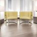 Kit 2 Poltronas Decorativas Luna Para Sala de Estar Escritório Recepção Suede Amarelo Base de Ferro Champagne