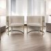 Kit 2 Poltronas Decorativas Luna Para Sala de Estar Escritório Recepção Suede Bege Base de Ferro Champagne