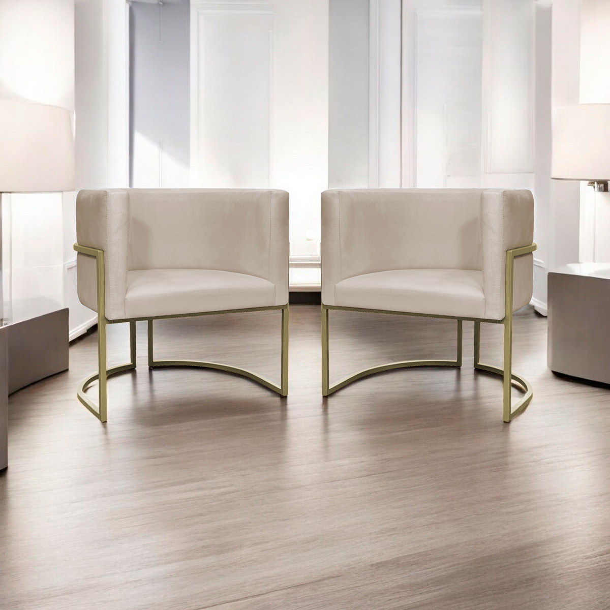 Kit 2 Poltronas Decorativas Luna Para Sala de Estar Escritório Recepção Suede Bege Base de Ferro Champagne