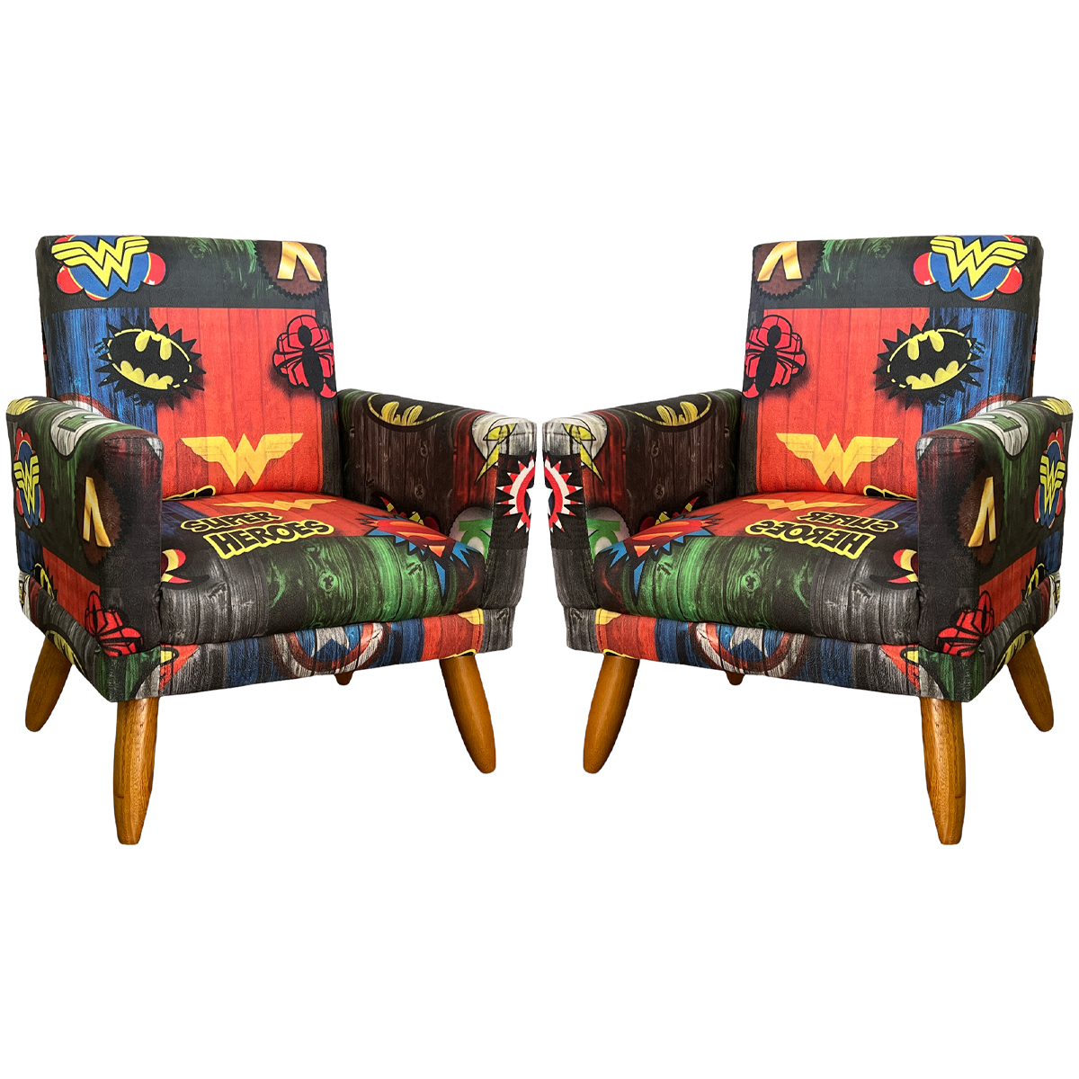 Kit 2 Poltronas Decorativas Nina Infantil Para Quarto Infantil Suede Estampa Herois Pé Castanho