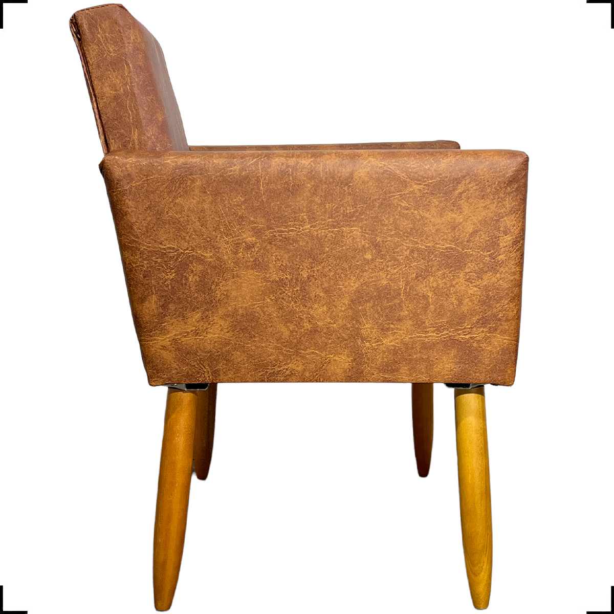 Kit 2 Poltronas Decorativas Para Sala Nina Corino Peroba Pé Castanho - Clique E Decore