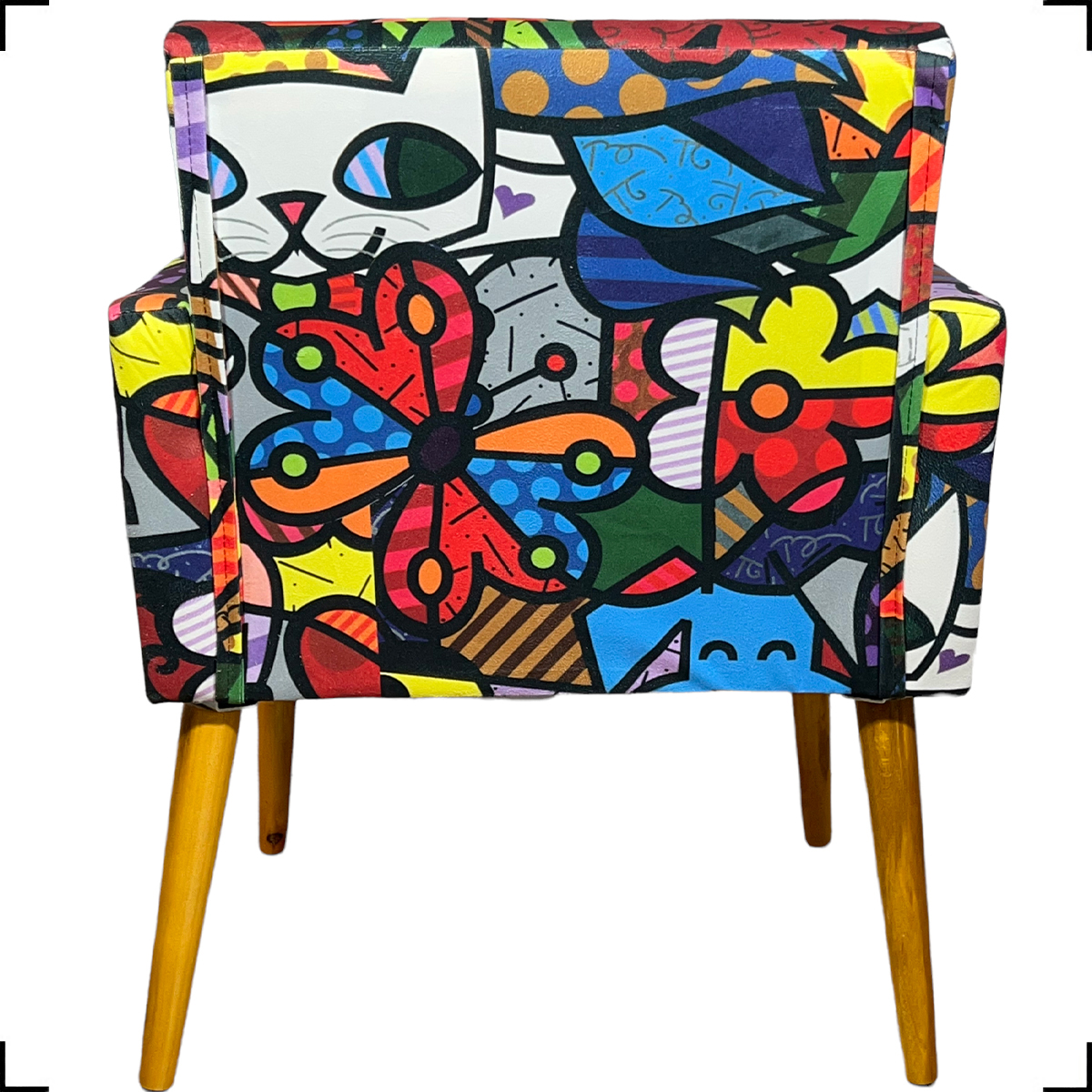 Kit 2 Poltronas Decorativas Reforçadas Nina Estampa Romero Brito Gatinho Pé Castanho - Clique E Decore