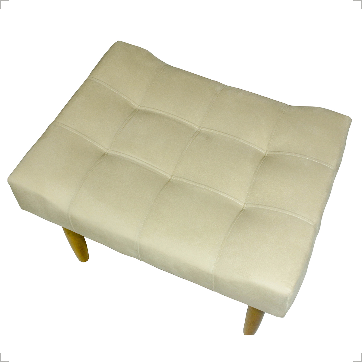 Kit 2 Puff Decorativos Para Sala, Quarto, Penteadeira Requinte Suede Bege Pé Castanho - Clique E Decore