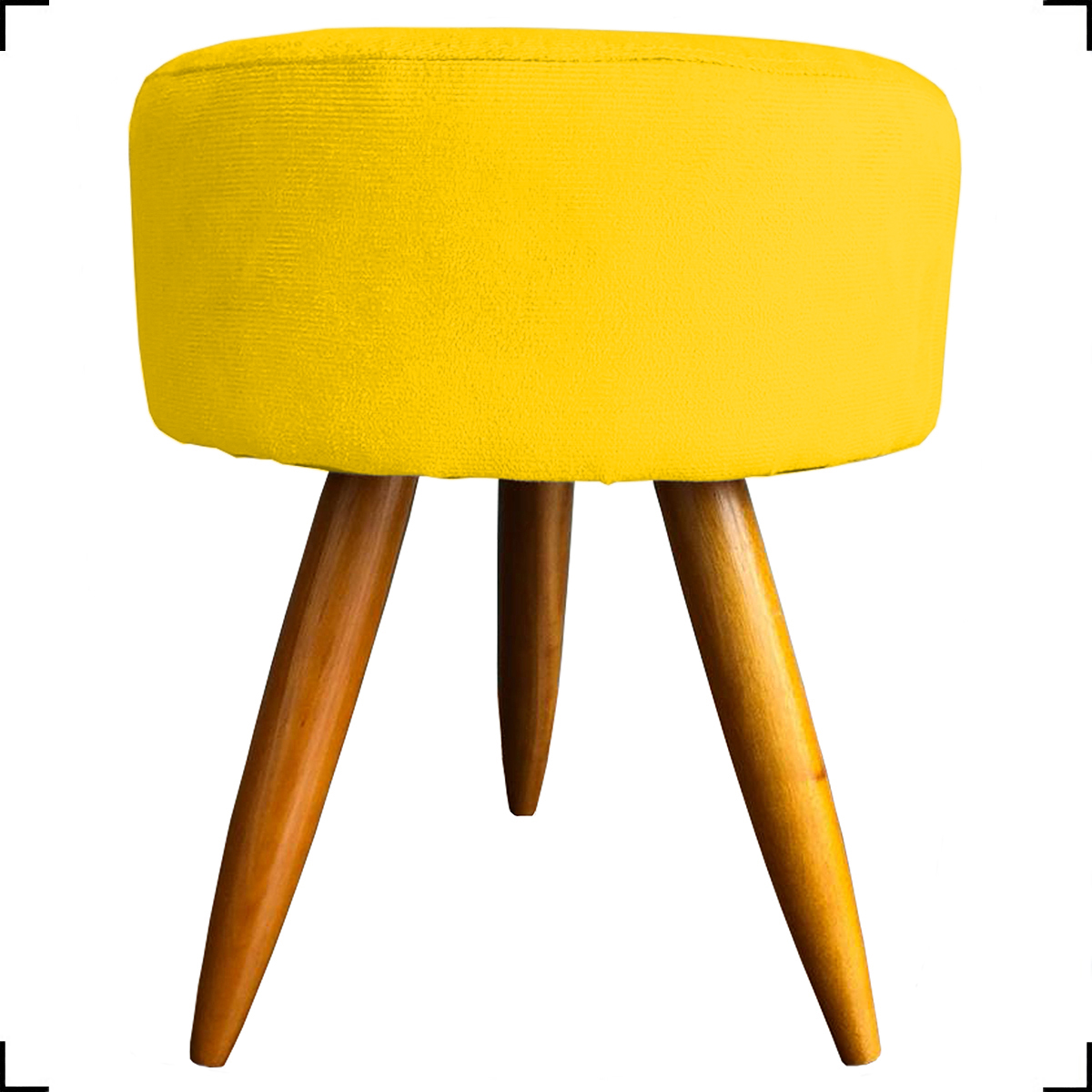 Kit Namoradeira + 4 Poltronas Decorativas Para Sala Nina + 2 Puff Redondos Suede Amarelo Pé Castanho - Clique E Decore