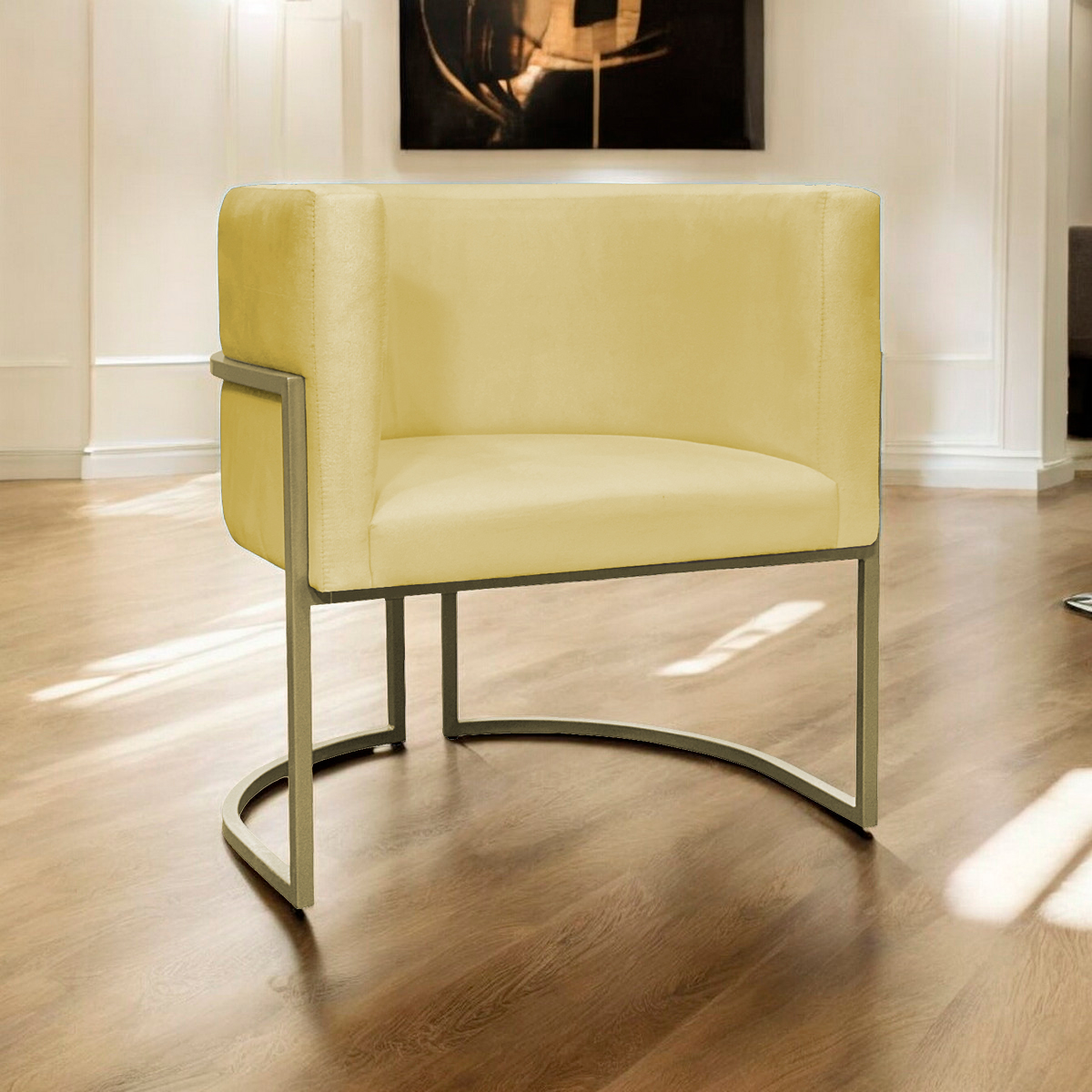 Poltrona Decorativa Luna Para Sala de Estar Escritório Recepção Suede Amarelo Base de Ferro Champagne