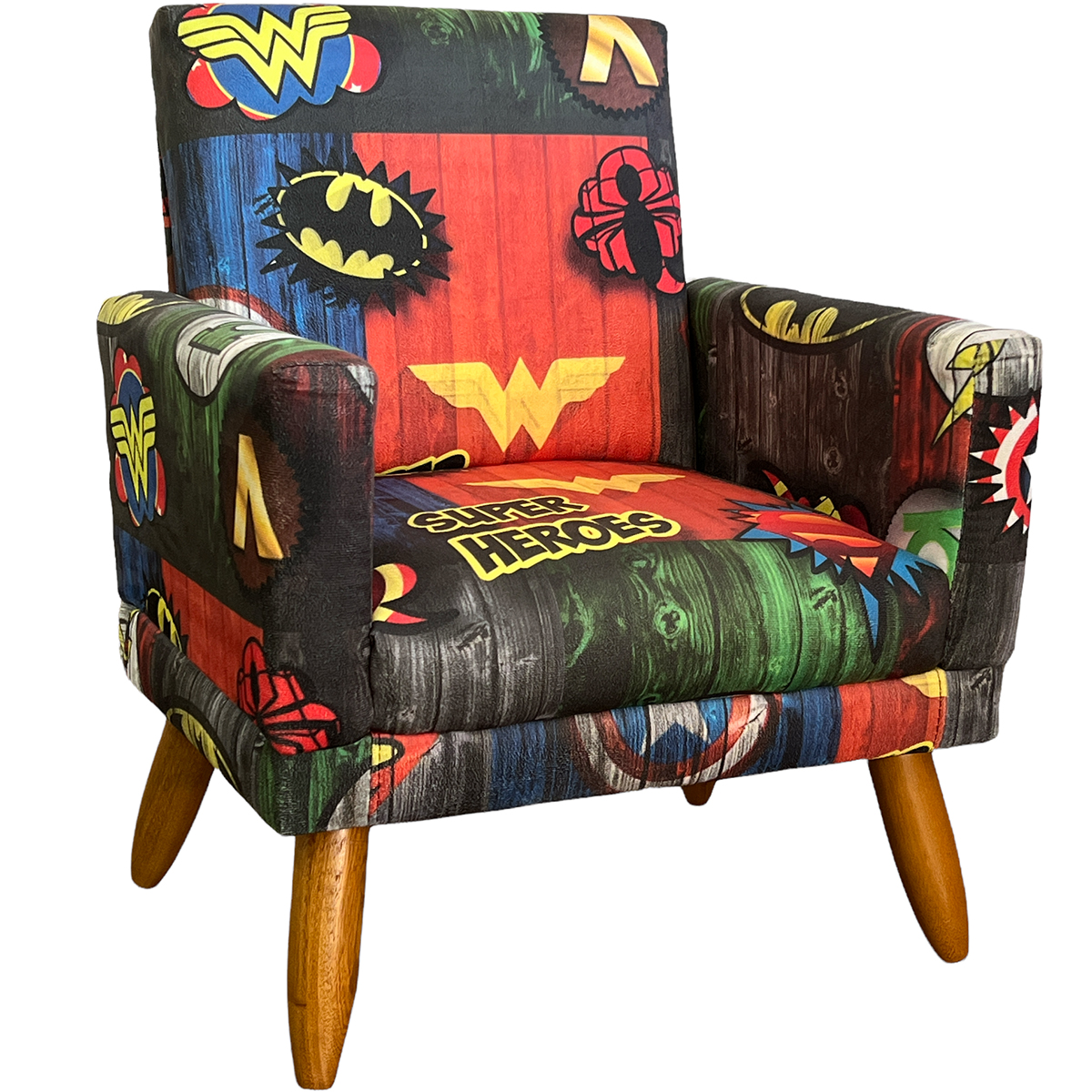 Poltrona Decorativa Nina Infantil Para Quarto Infantil Suede Estampa Herois Pé Castanho