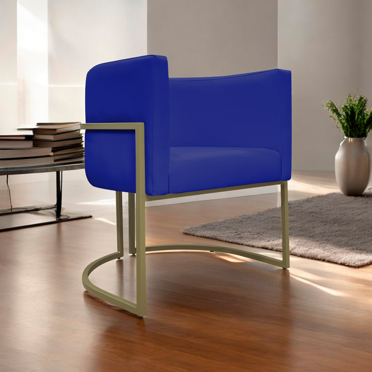Poltrona Decorativa Para Sala Luna Reforçada Escritório Consultório Recepção Corino Azul Royal Base de Ferro Champagne