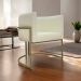 Poltrona Decorativa Para Sala Luna Reforçada Escritório Consultório Recepção Corino Bege Base de Ferro Champagne