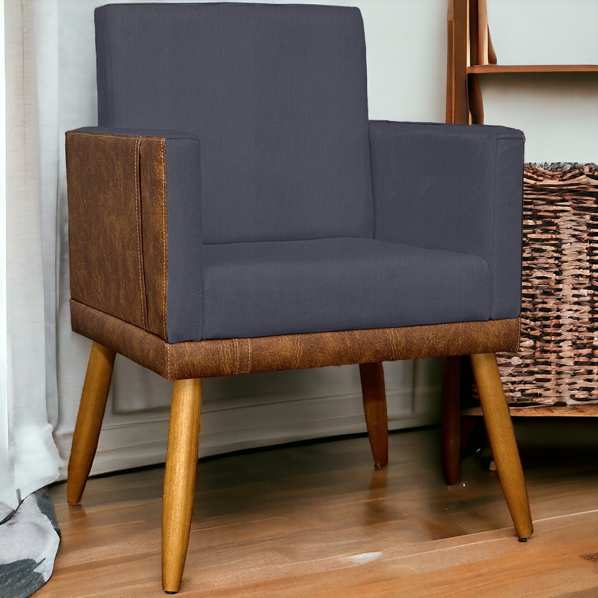 Poltrona Decorativa Para Sala Recepção Lis Corino Peroba e Linho Cinza