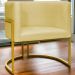 Poltrona Decorativa Para Sala Recepção Manicure Escritório Luna Suede Amarelo Base de Ferro Dourado