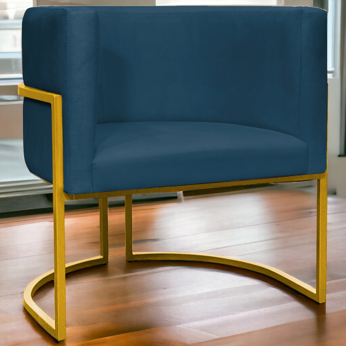 Poltrona Decorativa Para Sala Recepção Manicure Escritório Luna Suede Azul Marinho Base de Ferro Dourado