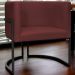 Poltrona Decorativa Para Sala Recepção Manicure Escritório Luna Suede Bordo Base de Ferro Preto
