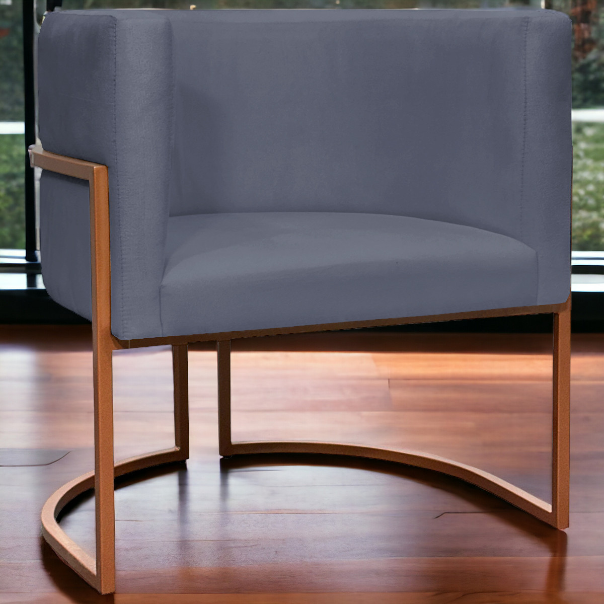 Poltrona Decorativa Para Sala Recepção Manicure Escritório Luna Suede Cinza Base de Ferro Bronze