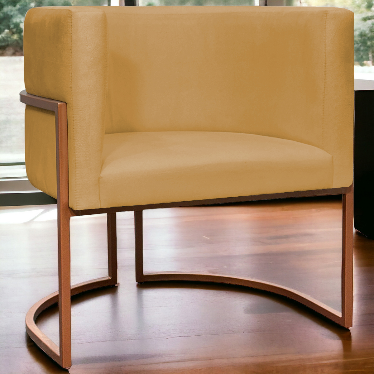 Poltrona Decorativa Para Sala Recepção Manicure Escritório Luna Suede Mostarda Base de Ferro Bronze