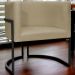Poltrona Decorativa Para Sala Recepção Manicure Escritório Luna Suede Nude Base de Ferro Preto