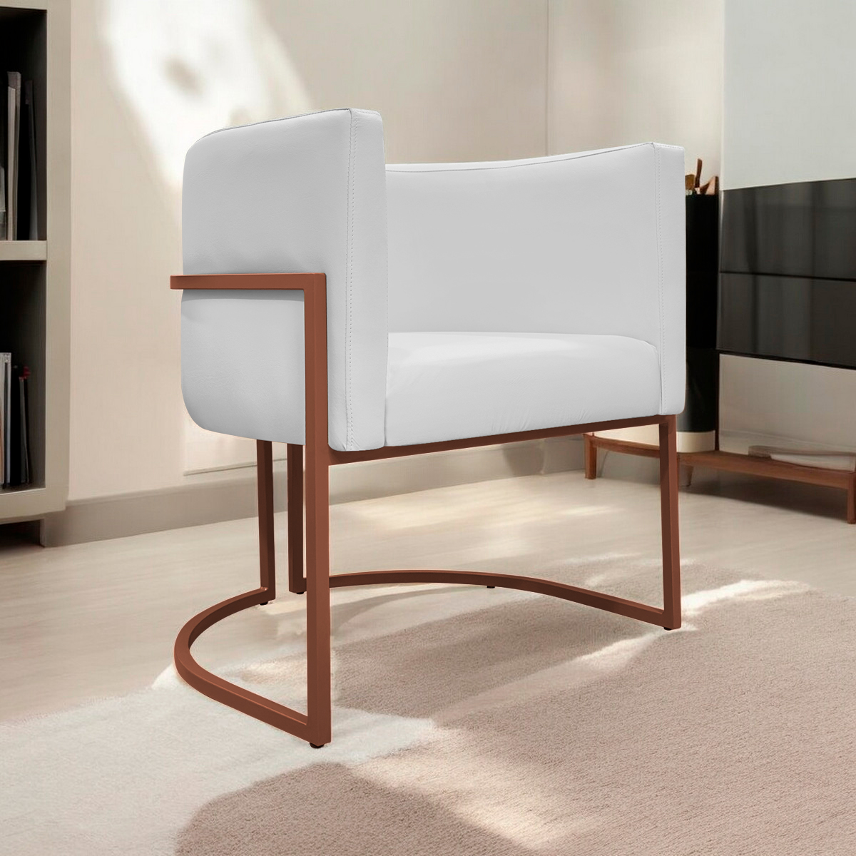 Poltrona Decorativa Recepção Luna Tecido Sintético Branco Base de Ferro Bronze