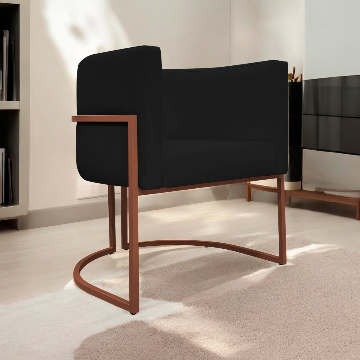 Poltrona Decorativa Recepção Luna Tecido Sintético Preto Base de Ferro Bronze