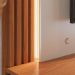 Painel Home Suspenso Loa Para TV até 75" Polegadas Com LED Off White Matte/Freijo