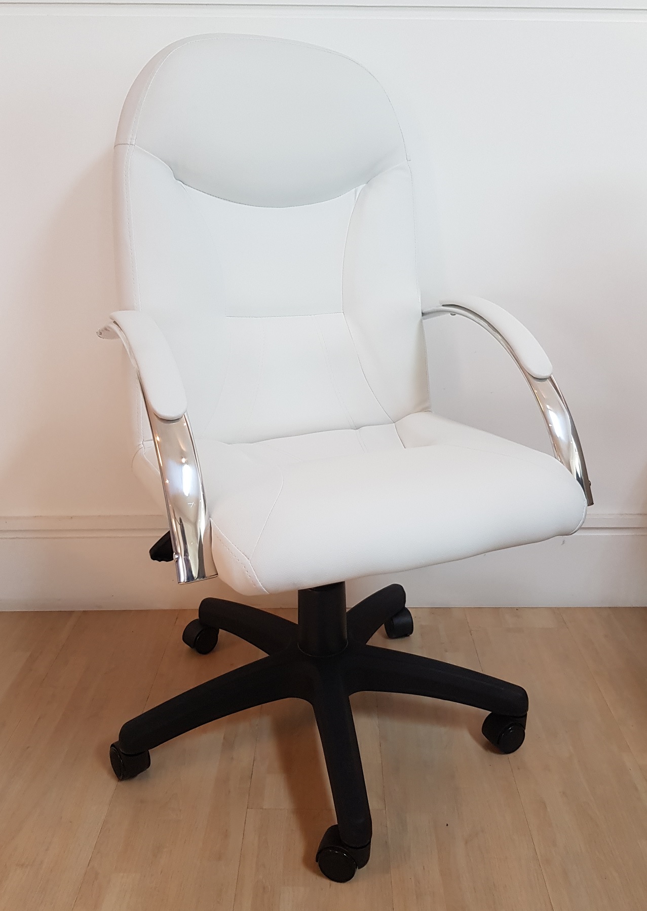 Cadeira Escritório Day Branca Comprealegre com Relax 100% Nacional