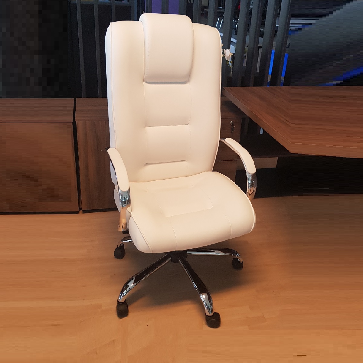 Cadeira Escritório Presidente Classic Branca Cromada CompreAlegre com Relax 100% Nacional