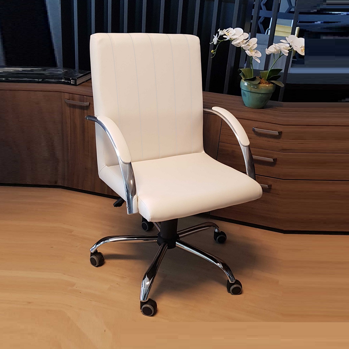 Cadeira Escritório Work Branca Cromada Comprealegre com Relax 100% Nacional