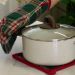 Kit com Luva e Pega Panela Natalino Xadrez Vermelho e Verde
