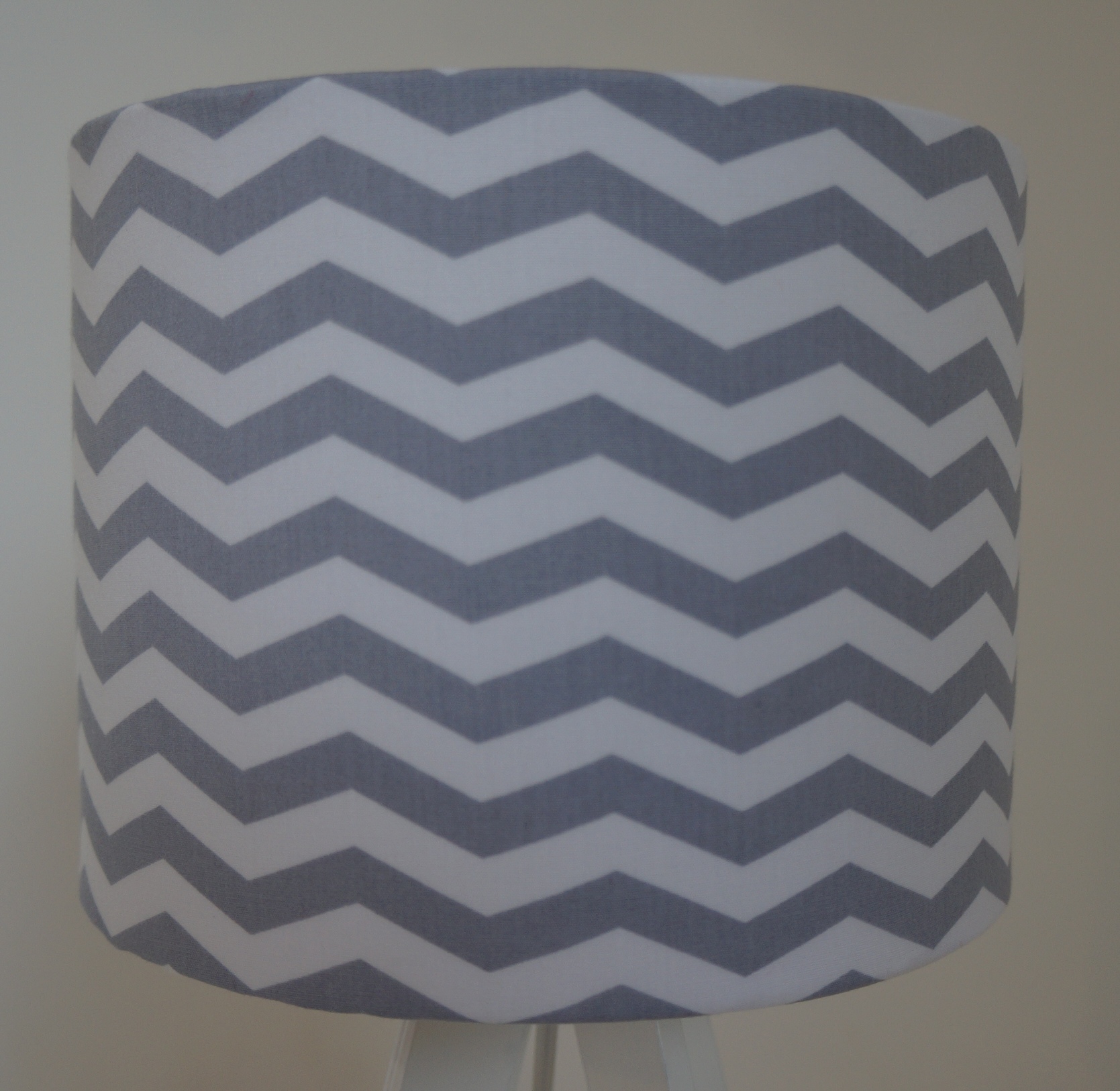 Abajur Chevron Cinza e Branco