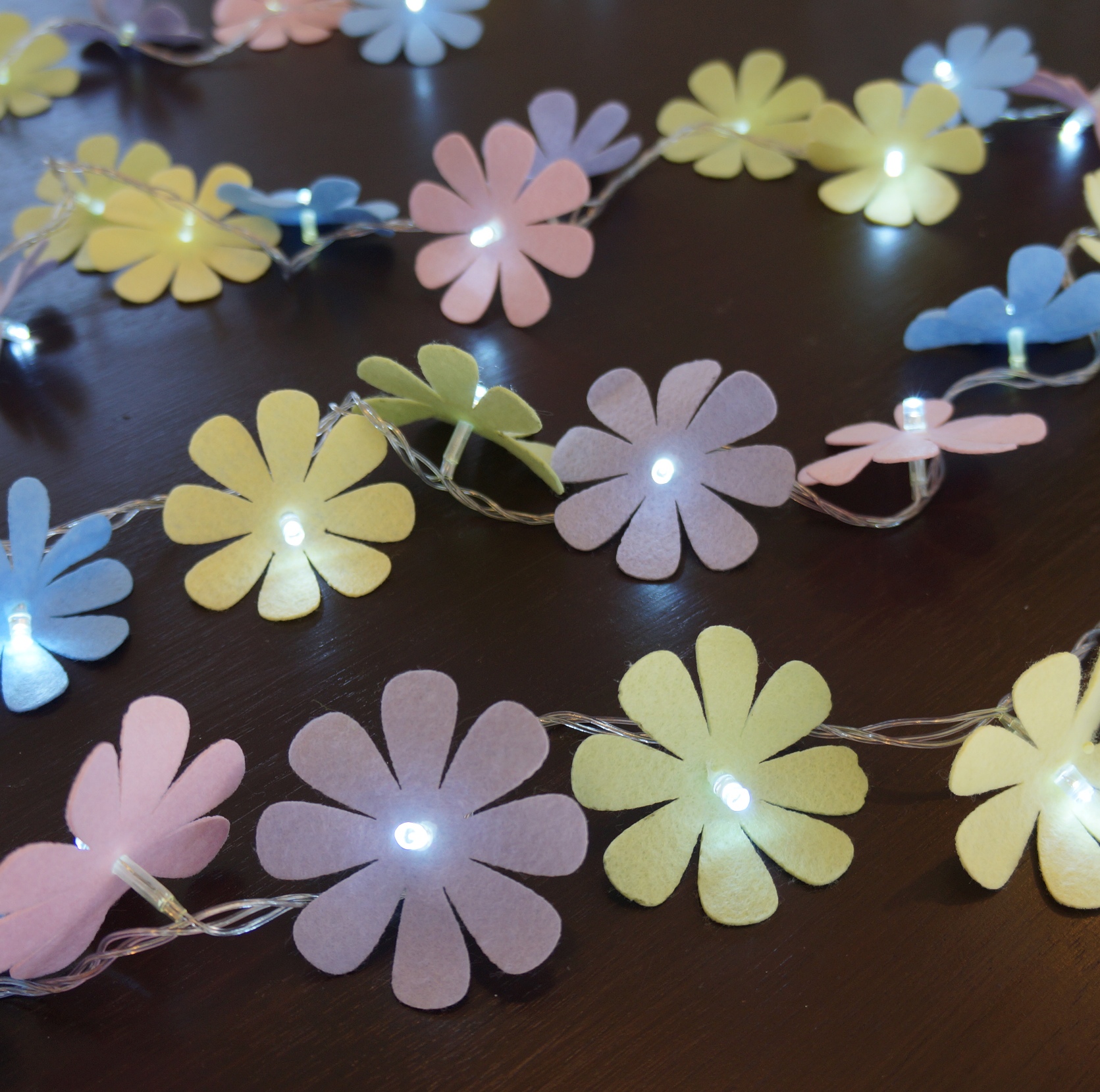 Cordão Luminoso Luz de Fada Flores Candy Colors 110v