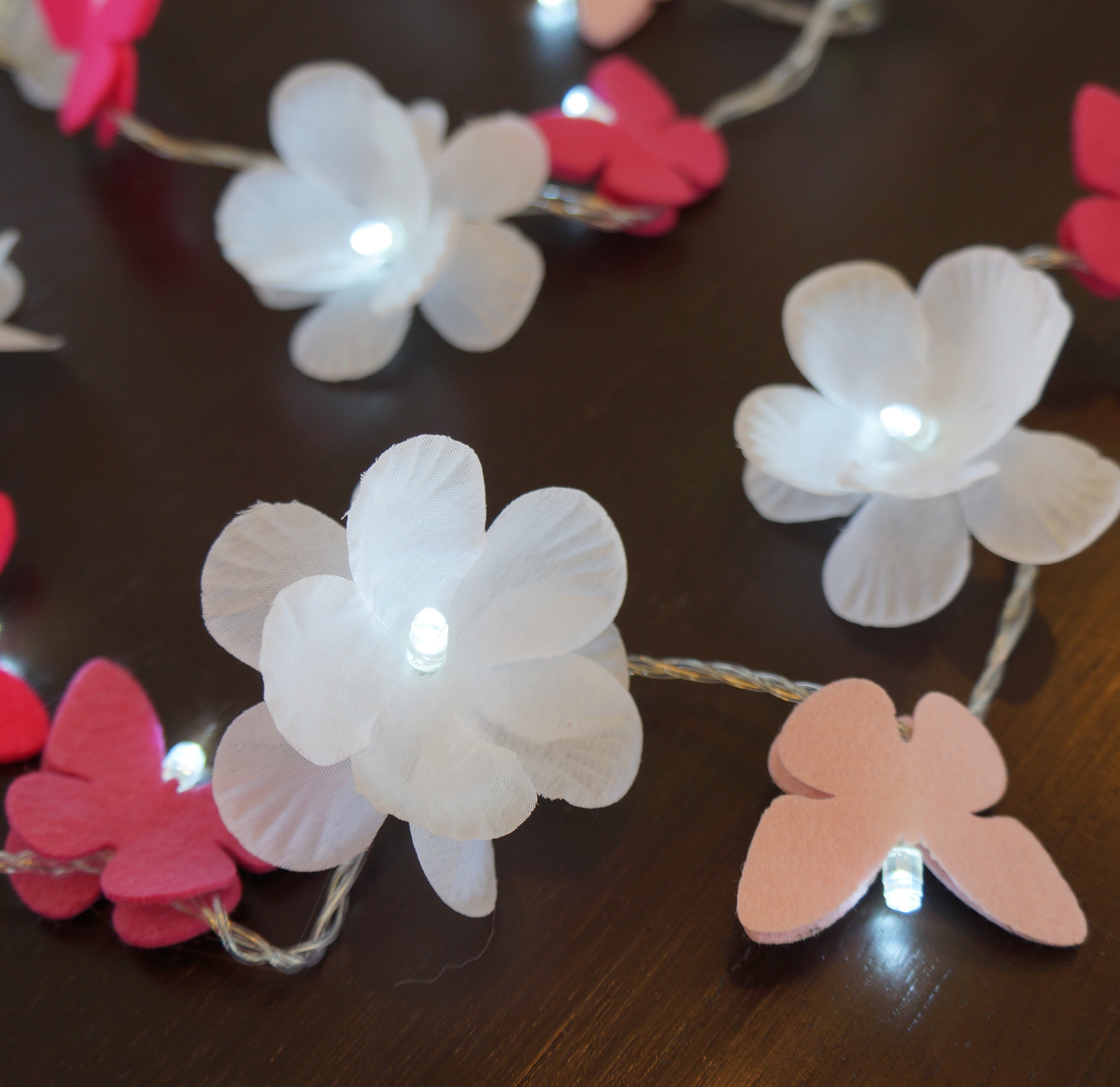 Cordão Luminoso Luz de Fada Flores e Borboletas 110v