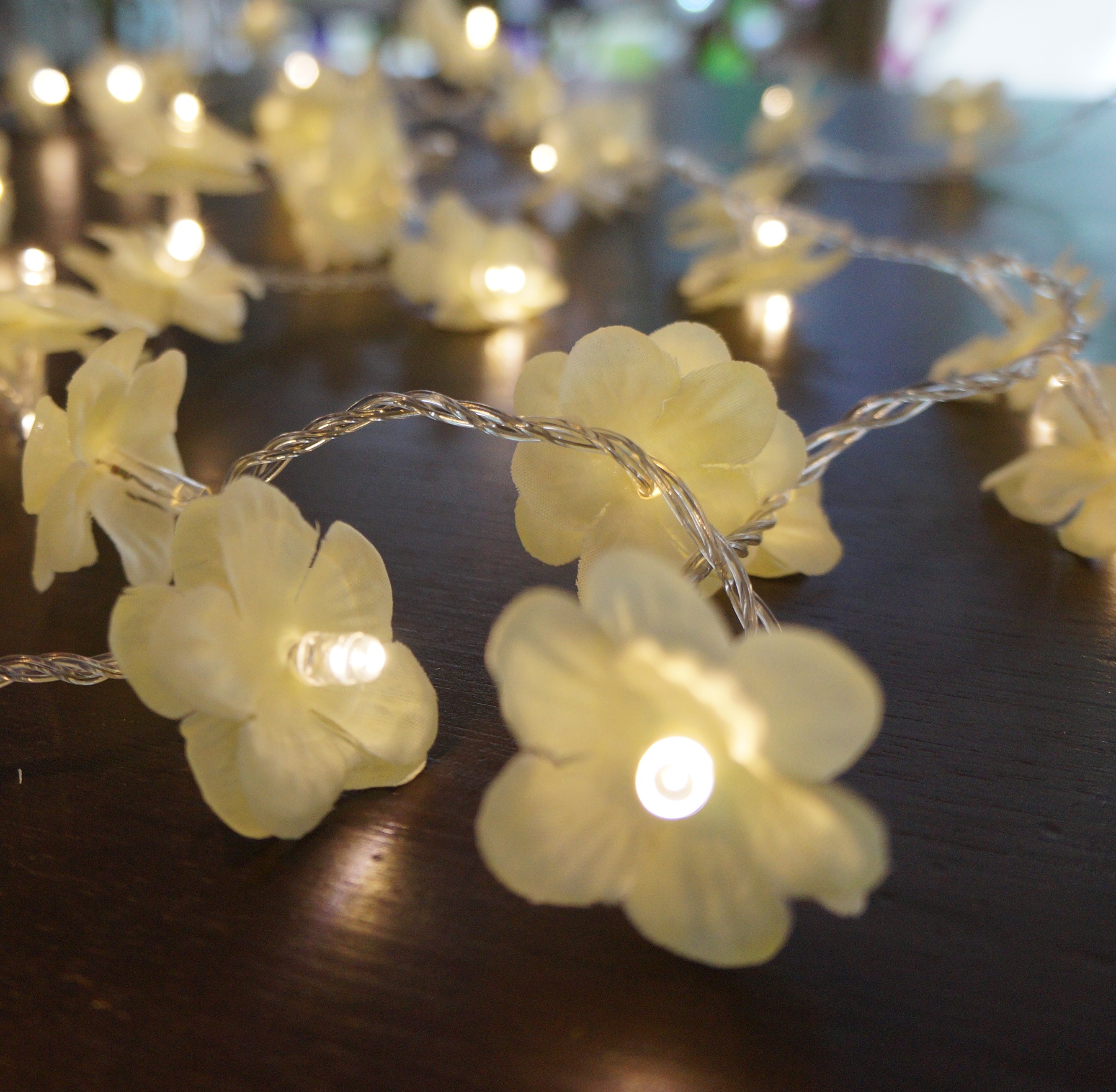 Cordão de Luz - Luz de Fada Florzinha Bege 110v