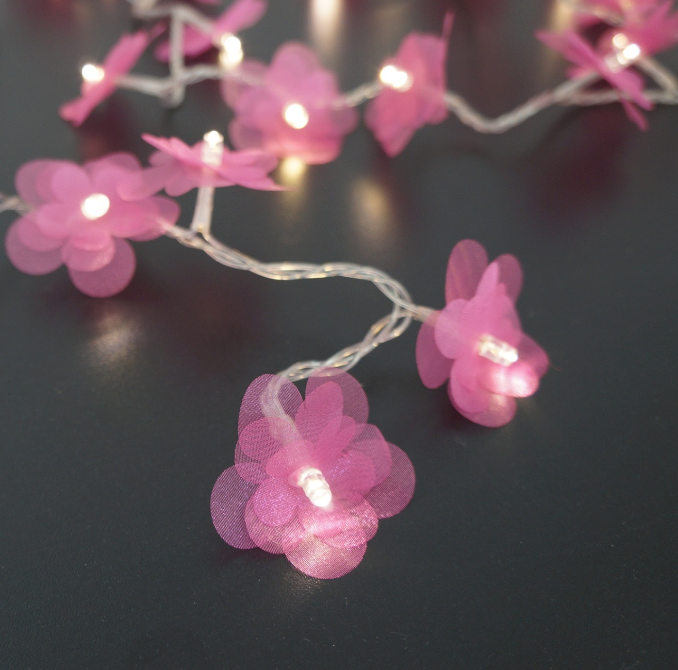 Cordão de Luz - Luz de Fada Florzinha Organza Pink à Pilha 20 Leds