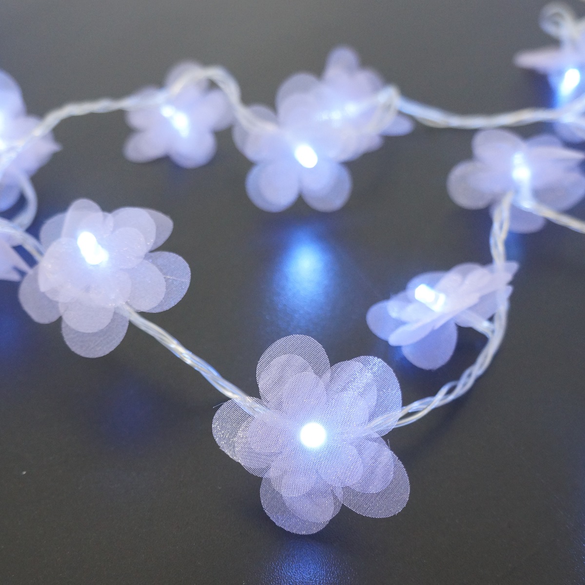 Cordão de Luz LED - Luz de Fada Florzinha Organza Lilás Bivolt