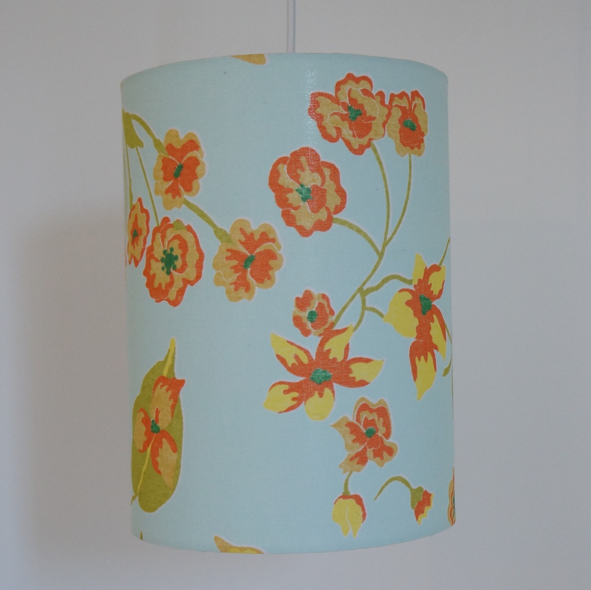 Luminária Pendente Revestida com Tecido Floral Verde e Laranja