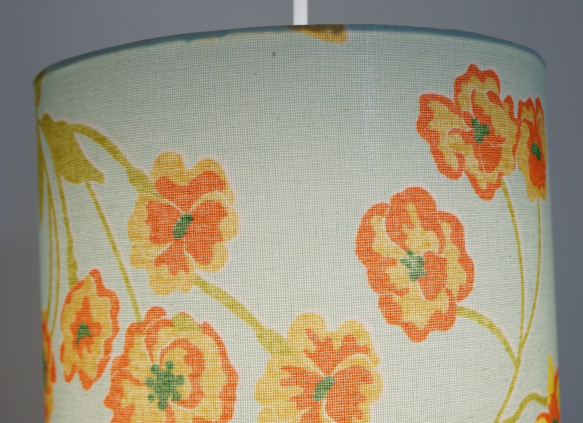 Luminária Pendente Revestida com Tecido Floral Verde e Laranja