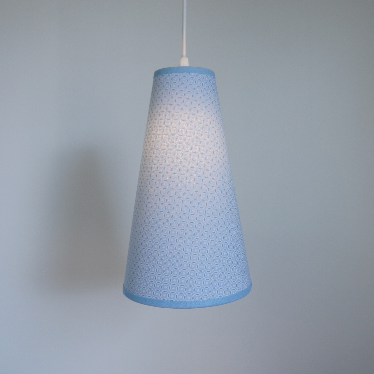 Luminária Pendente Tecido Arabesco Azul