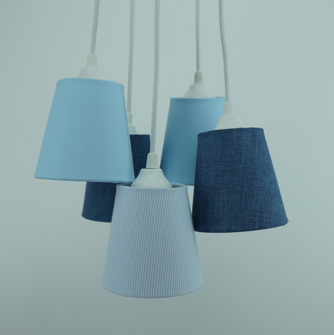 Lustre Pendente 5 Cúpulas Quarto de Menino Azul e Branco