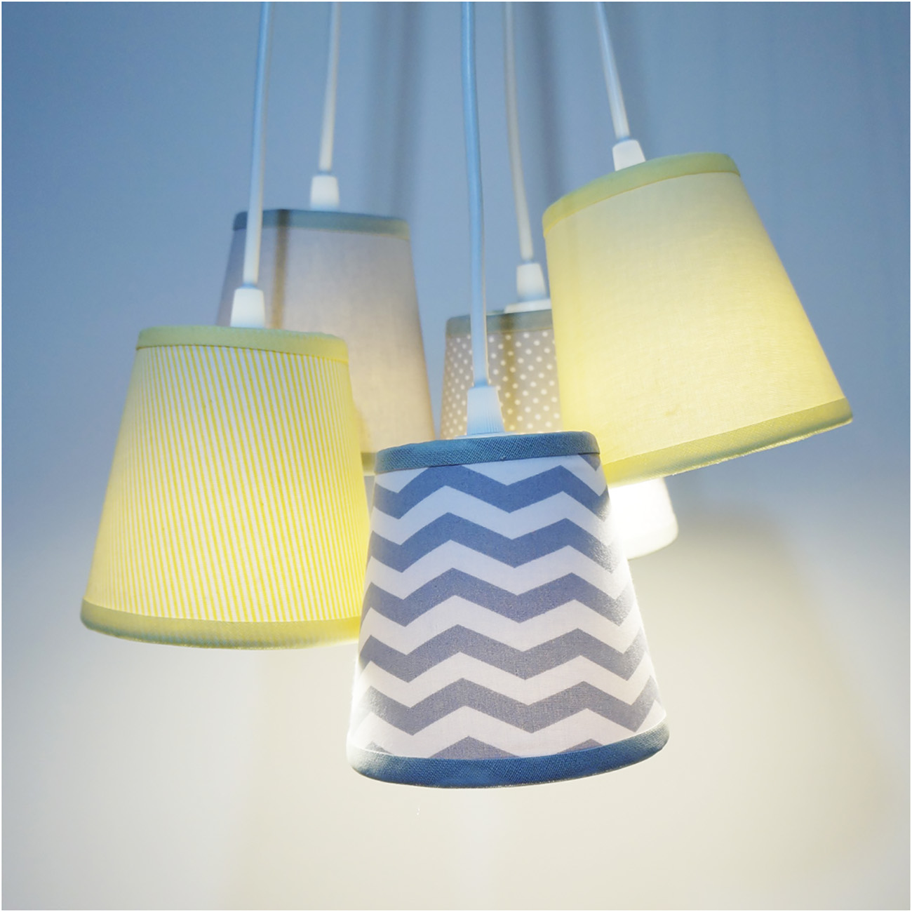 Lustre Pendente Baby Chevron Cinza e Amarelo Bebê