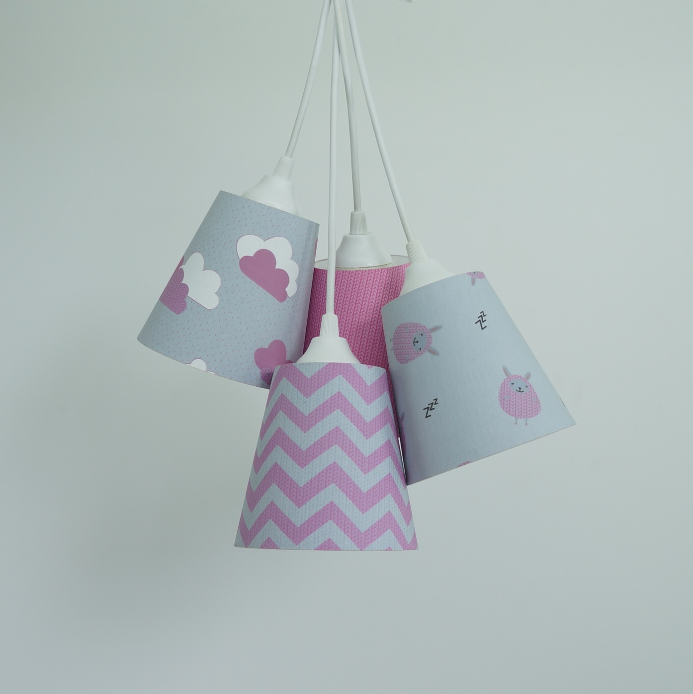 Lustre Pendente Bebê Nuvens e Carneirinhos Cinza e Rosa